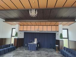 Oprava stropu v Dome smútku Choča